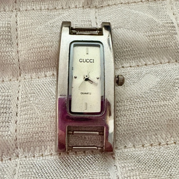 Gucci Metallic Silver Rectangular Watch - Picture 1 of 9